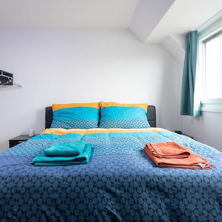 Private Room With Ac- Microwave, Personal Fridge & Metro Access - 7 Min To Center Вена Экстерьер фото