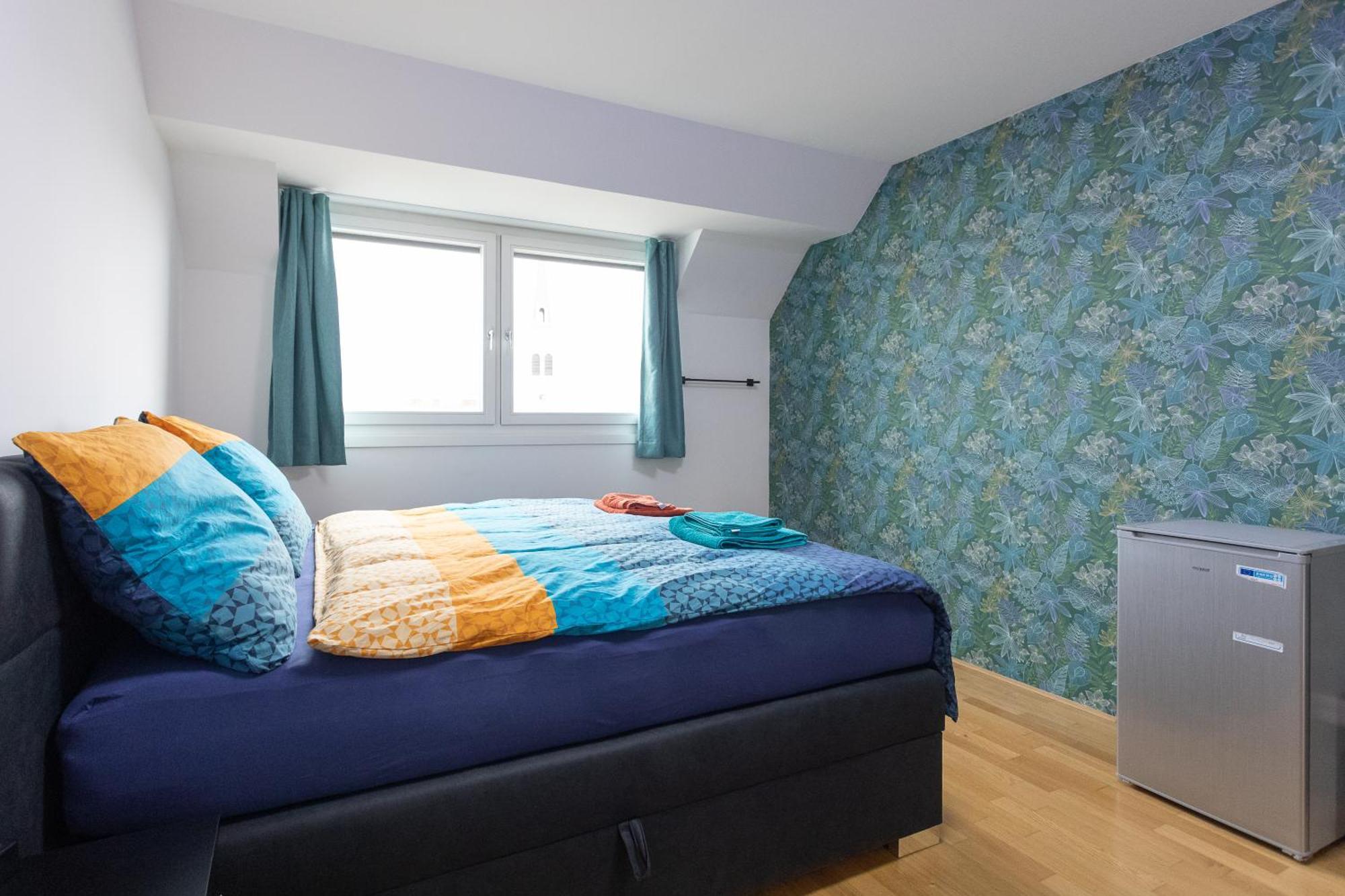Private Room With Ac- Microwave, Personal Fridge & Metro Access - 7 Min To Center Вена Экстерьер фото