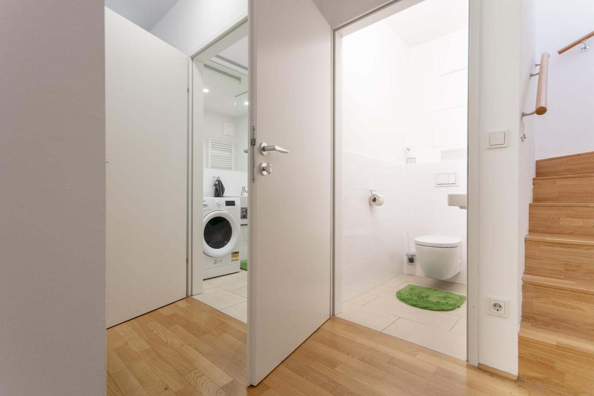 Private Room With Ac- Microwave, Personal Fridge & Metro Access - 7 Min To Center Вена Экстерьер фото