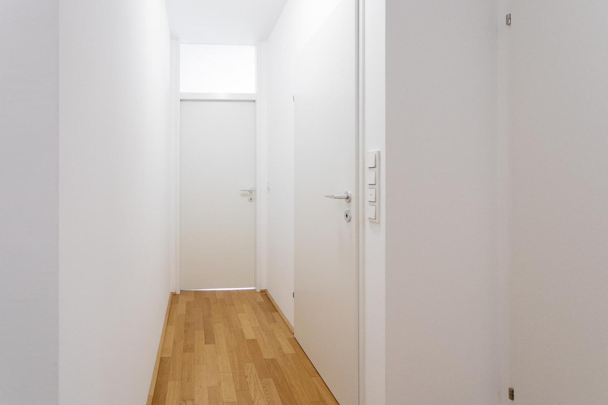 Private Room With Ac- Microwave, Personal Fridge & Metro Access - 7 Min To Center Вена Экстерьер фото