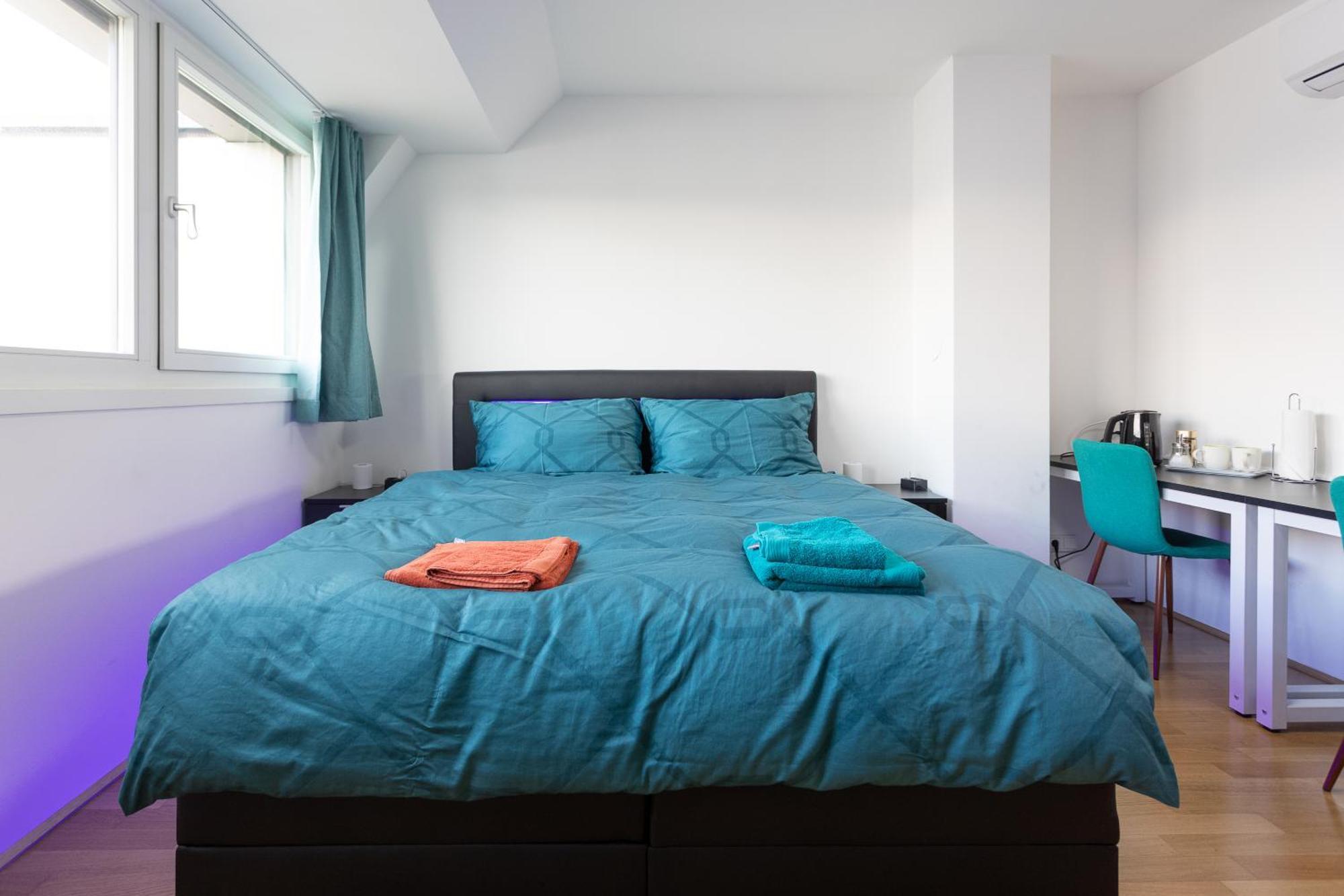 Private Room With Ac- Microwave, Personal Fridge & Metro Access - 7 Min To Center Вена Экстерьер фото