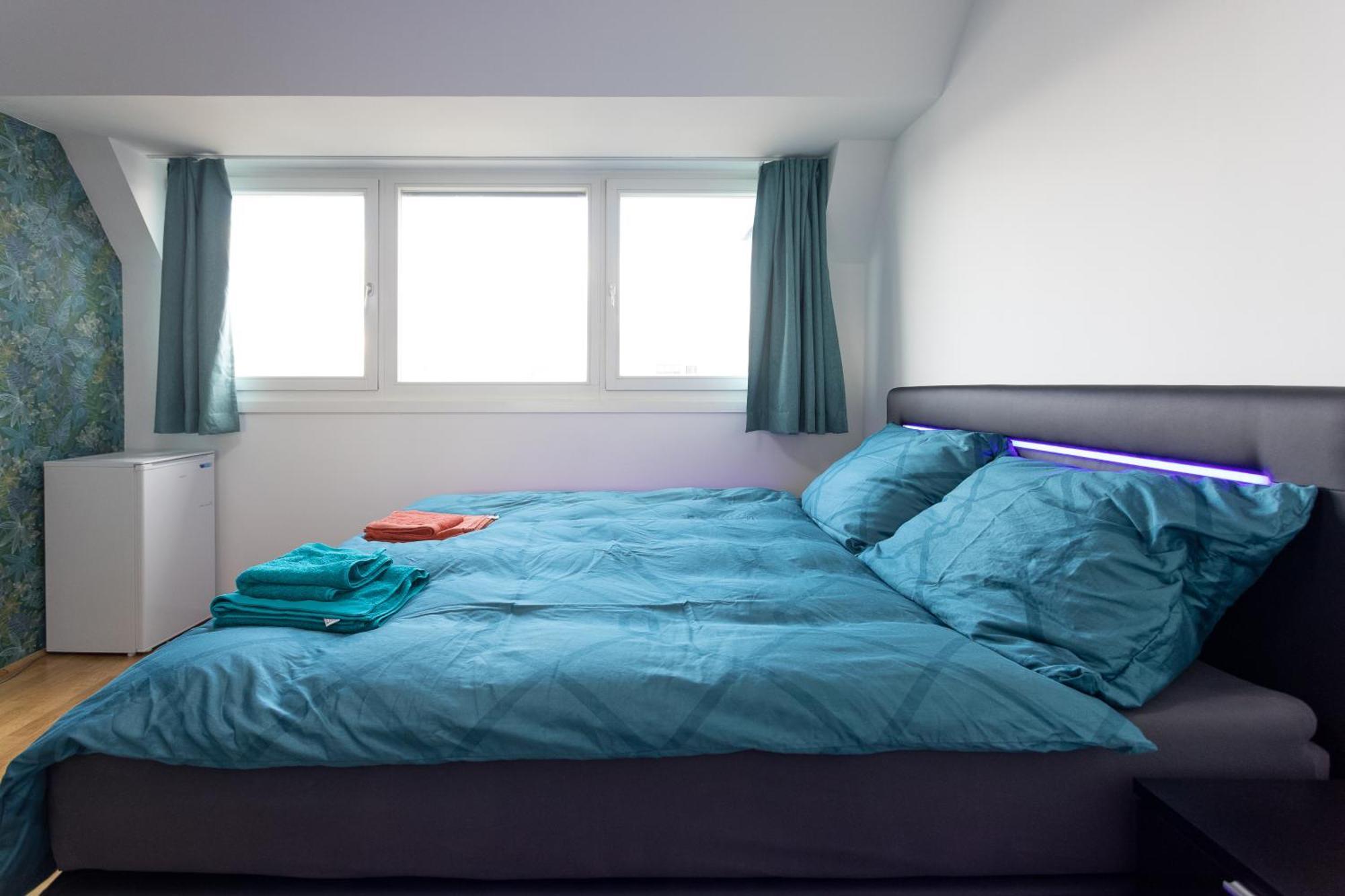 Private Room With Ac- Microwave, Personal Fridge & Metro Access - 7 Min To Center Вена Экстерьер фото